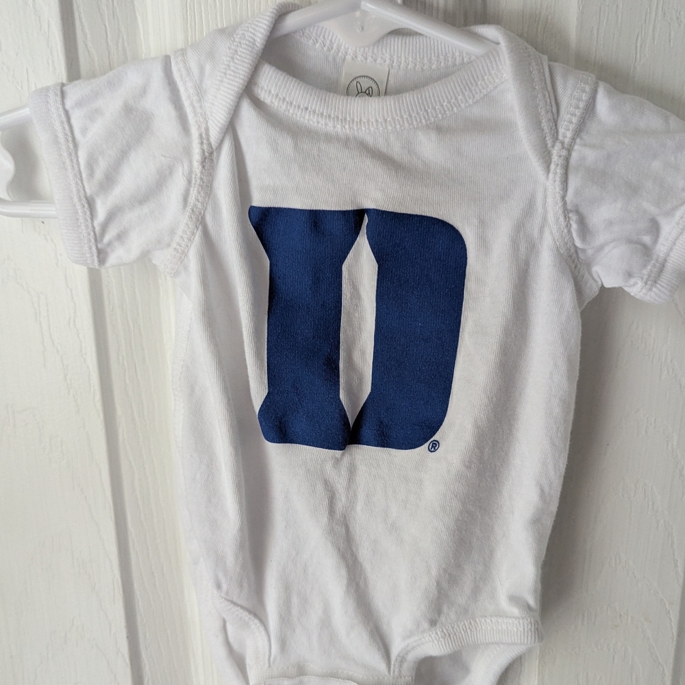 5/$5🦀 Baby Duke Blue Devils Onsie